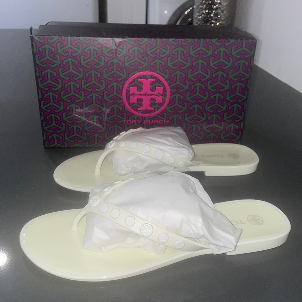 BNIB Tory Burch Studded Jelly Ivory Sz 7